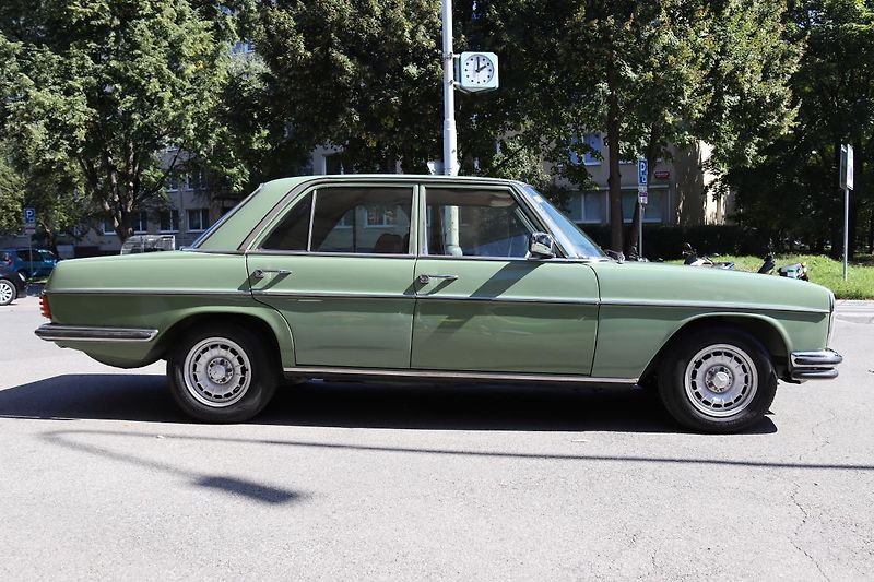 Mercedes-Benz 115 W115 230.4 manuál - fotka 9 z 50
