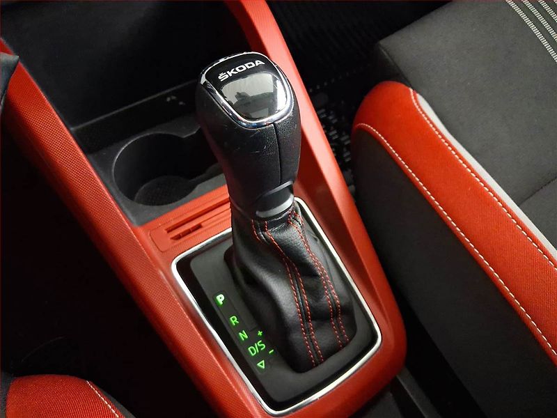 Škoda Fabia (2018) Monte Carlo 1.0 TSI, Automat - fotka 13 z 16