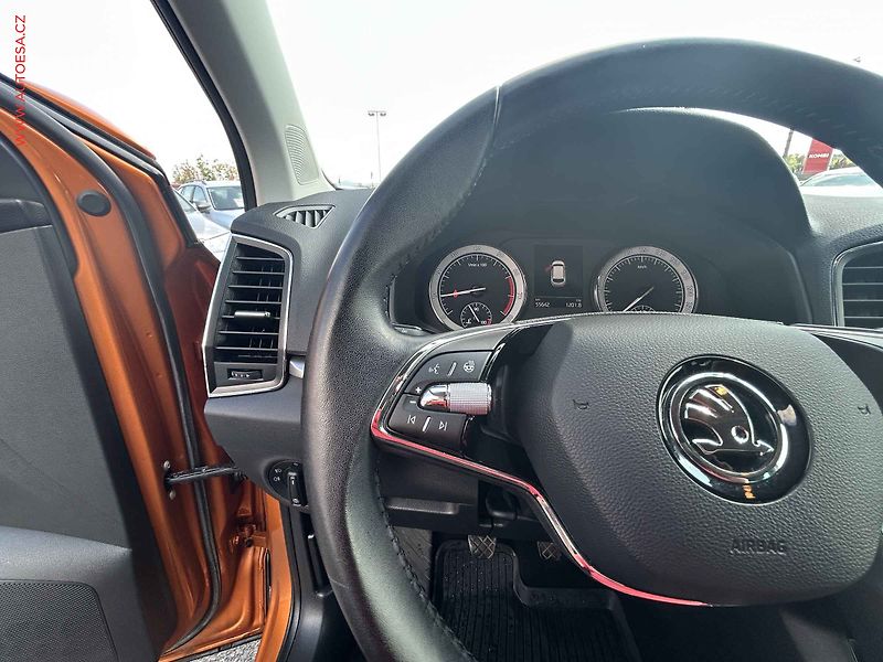 Škoda Karoq (2022) 1.0TSi, ČR, Ambition - fotka 17 z 18