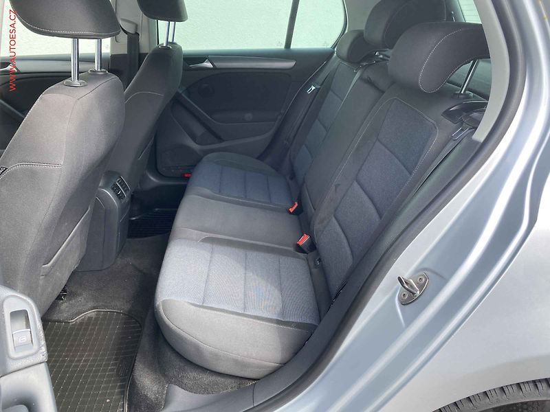 Volkswagen Golf (2012) 2.0 TDi, Style, navi - fotka 10 z 18
