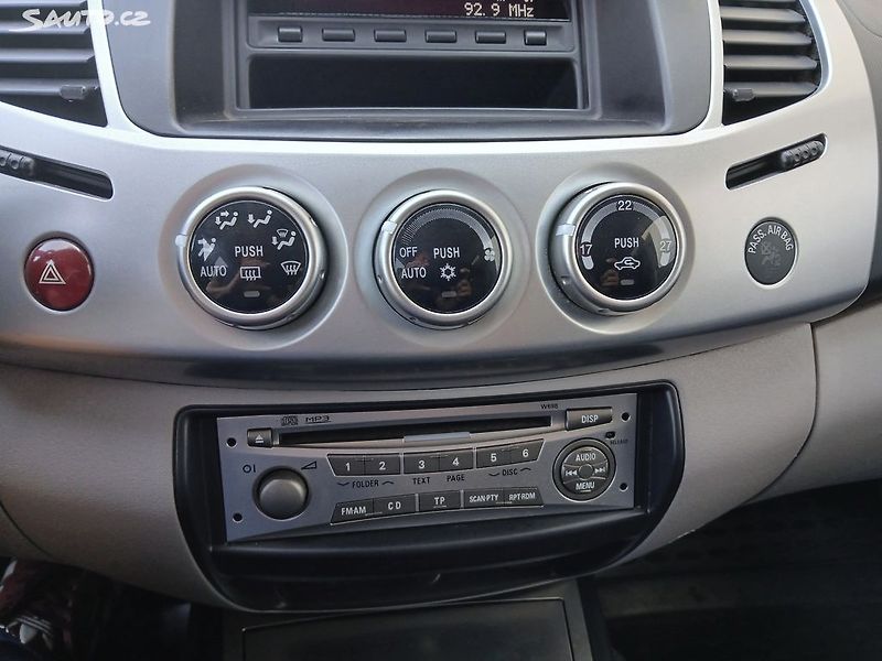Mitsubishi L200 2,5 DI-D 131kW 4WD - fotka 14 z 28