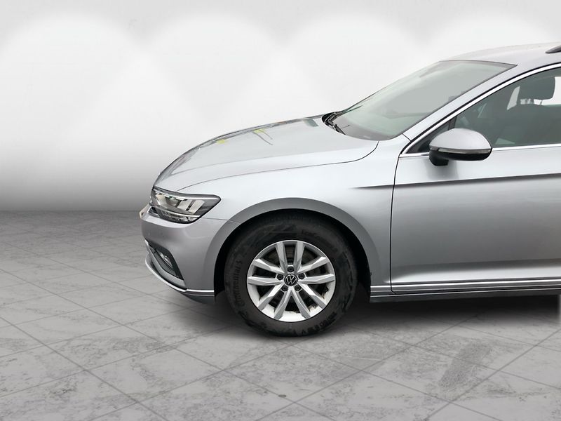 Volkswagen Passat 2.0 TDi DSG 7st. BUSINESS - fotka 10 z 30