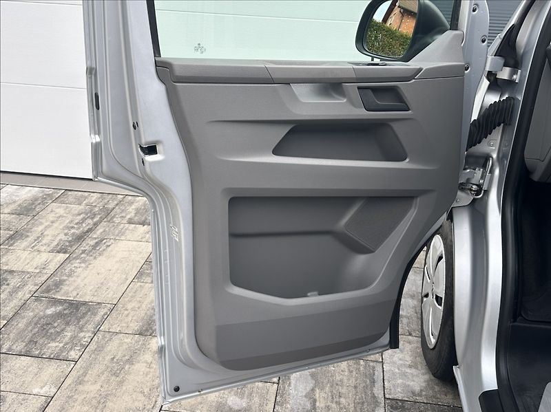 Volkswagen Transporter 2,0 TDI 150PS  L1H1 Van - fotka 13 z 57