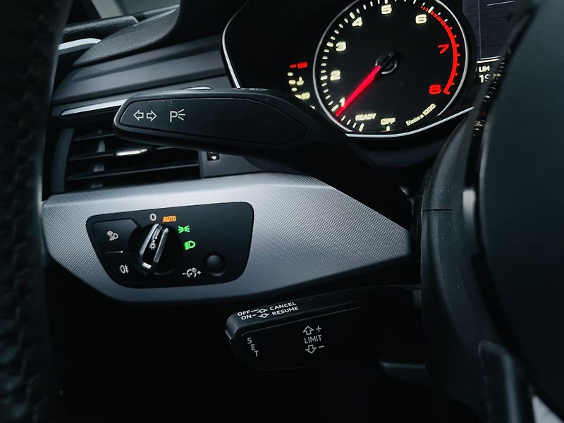 Audi A4 1.4TFSI MAN 1MAJITEL TAŽNÉ LED - fotka 40 z 44