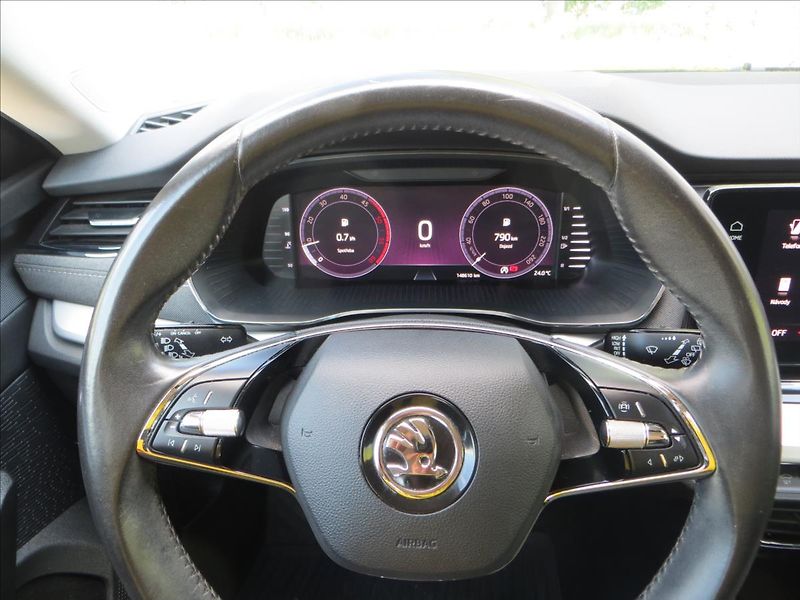 Škoda Octavia 2,0 TDI 85kW Style Kombi ČR - fotka 25 z 27