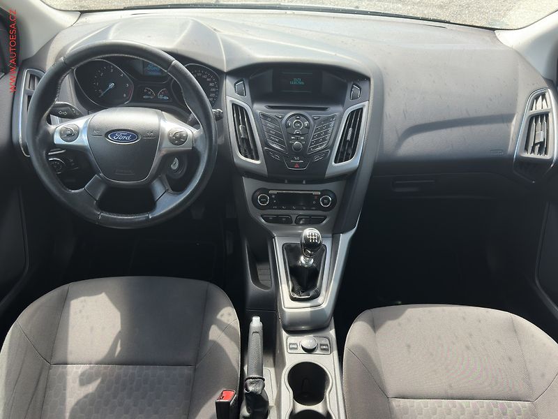 Ford Focus (2014) 1.6 TDCi, AC, výhřev sed - fotka 8 z 18