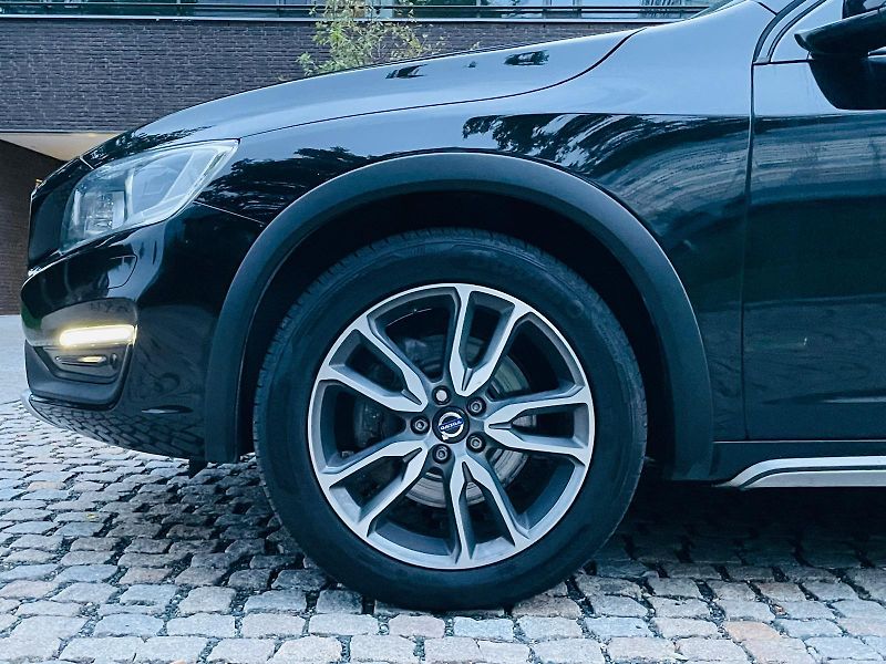Volvo V60 2.4D4 5V AUTOMAT KAMERA TAŽNÉ - fotka 49 z 50