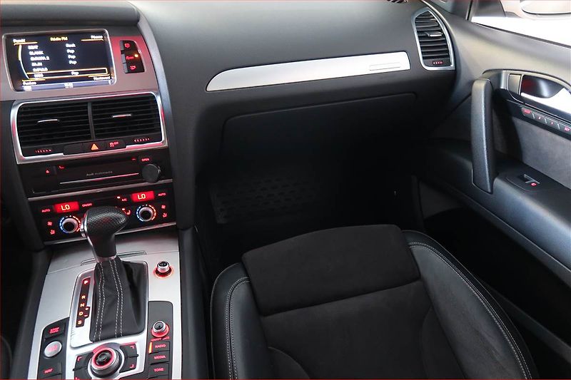 Audi Q7 (2013) S-Line 3.0 TDI, 4X4, Automat - fotka 8 z 26