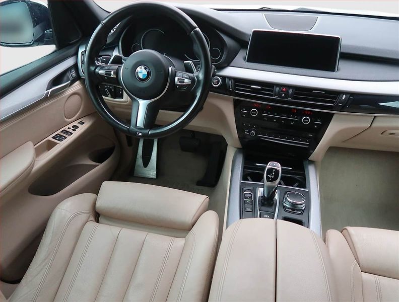 BMW X5 (2018) M Paket xDrive40d - fotka 7 z 14