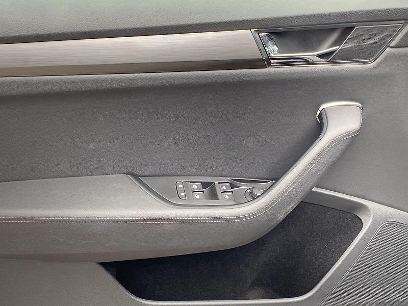 Škoda Superb (2021) Combi 1.5 TSI ACT DSG Style+ - fotka 26 z 36