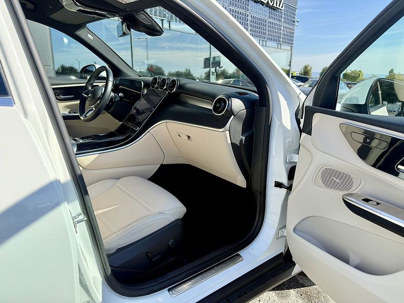 Mercedes-Benz GLC (2023) 220 d 4MATIC SUV - fotka 35 z 44