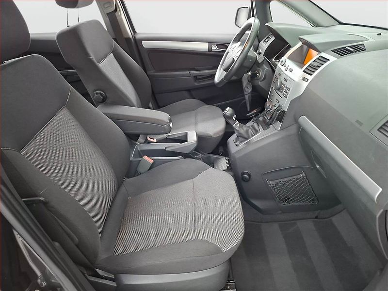 Opel Zafira (2013) 1.7 CDTI, 7 míst, nová STK - fotka 9 z 16