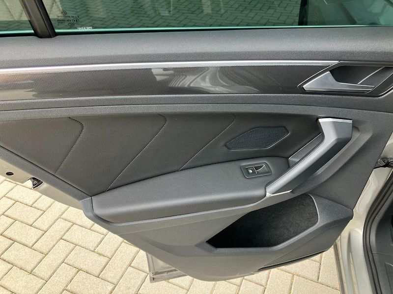 Volkswagen Tiguan (2017) 2.0TDI 176kW DSG 4X4 HIGHLINE - fotka 15 z 34