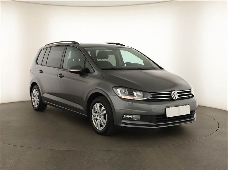 Volkswagen Touran (2016) 1.6 TDI, Navi, Tempomat - fotografie inzerátu