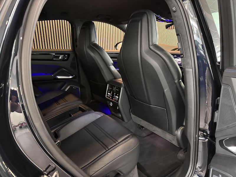 Porsche Cayenne Turbo GT PCCB Burmester Záruka - fotka 20 z 44
