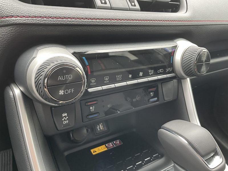 Toyota RAV4 2.5 Plug-in Hybrid ODBĚR 7/26 - fotka 18 z 30