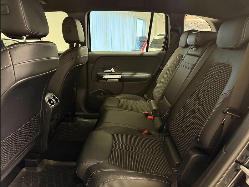 Mercedes-Benz GLB 200  7 sedadel Ambient - fotka 8 z 21