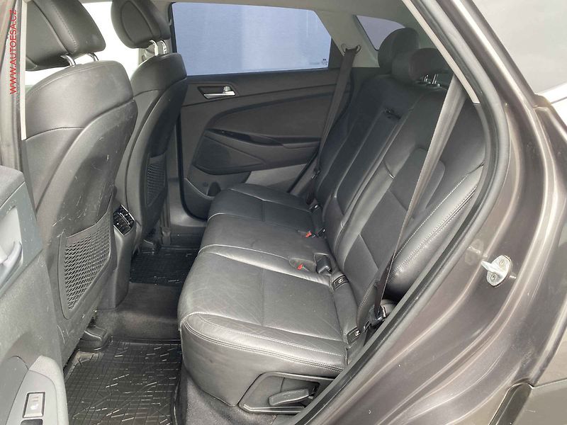 Hyundai Tucson (2017) 2.0 CRDi 4x4, ČR, AT, navi - fotka 10 z 19