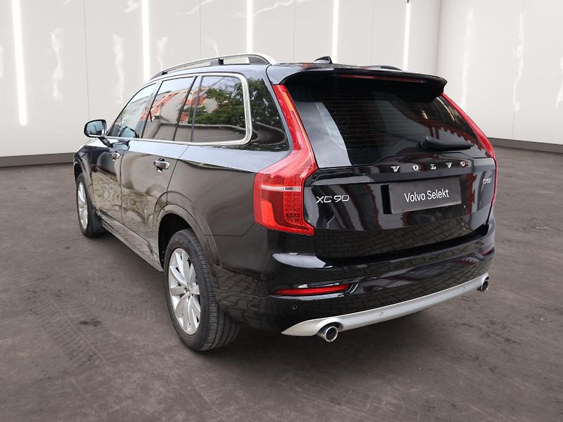 Volvo XC90 (2019) D5 aut. AWD Momentum - fotka 2 z 23