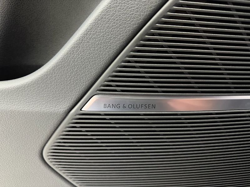 Audi Q8 50TDI QUATTRO S-LINE, WEBASTO, - fotka 30 z 36