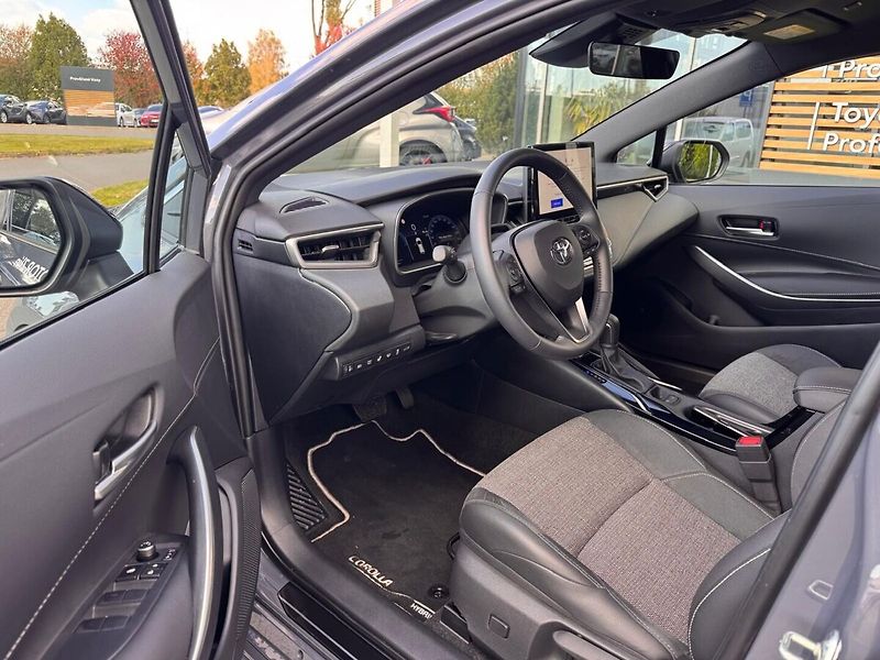 Toyota Corolla 1.8 Style - fotka 9 z 13