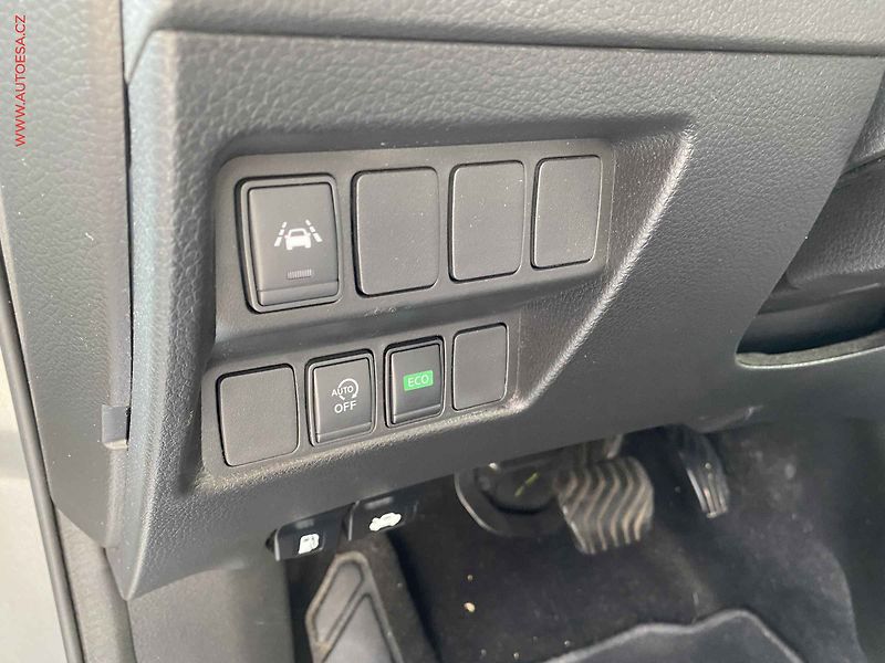 Nissan Qashqai (2019) 1.3DiG-T, N-Connecta, AT - fotka 15 z 18