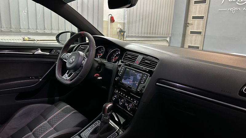 Volkswagen Golf RECARO / REMUS / TOP STAV - fotka 41 z 43