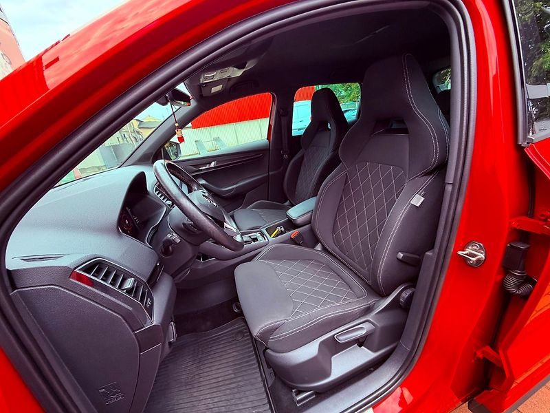 Škoda Karoq 1.5 TSi Sportline 4x4 DSG, ČR - fotka 15 z 34
