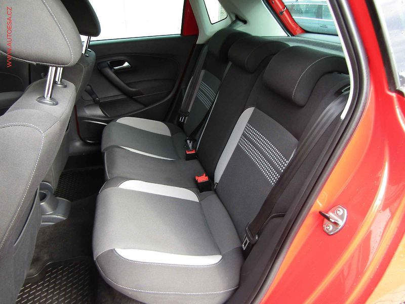 Volkswagen Polo (2013) 1.2 TSi, Ac, tempo, park - fotka 10 z 18