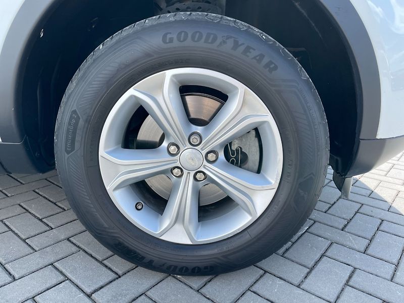 Land Rover Discovery Sport (2016) 2.0Td4 110kW 4x4 HSE - fotka 30 z 30