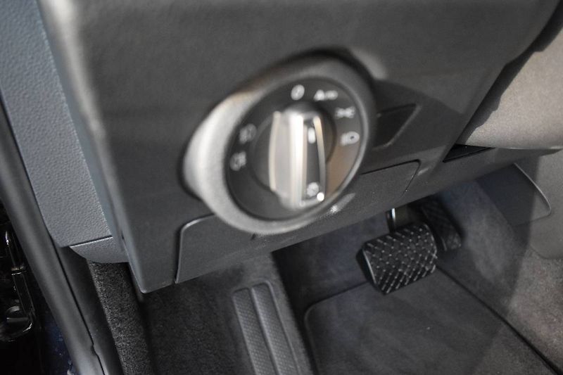 Volkswagen Multivan (2023) 2.0TDI 150kW DSG 4x4, LED, taž - fotka 19 z 26