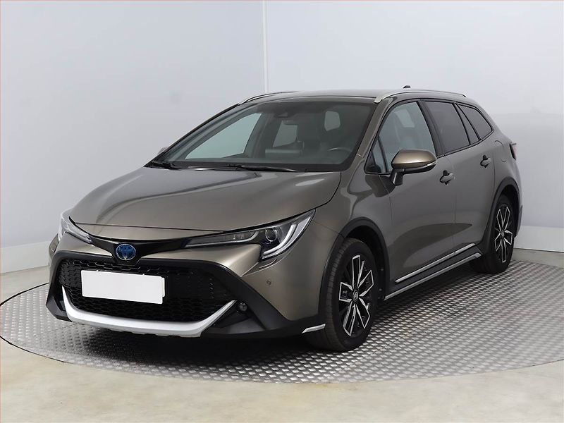 Toyota Corolla (2022) 1.8 Hybrid - fotka 2 z 20