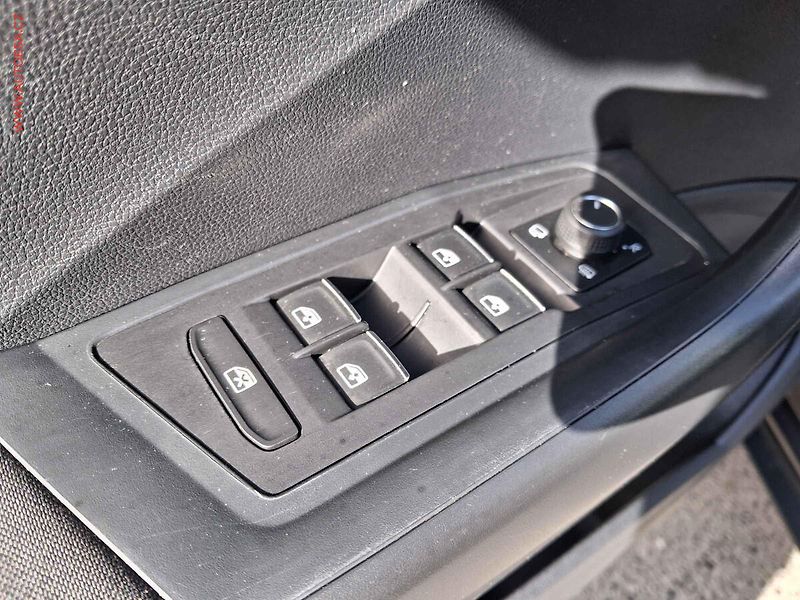 Volkswagen T-Roc (2018) 1.5 TSi, Comfortline, navi - fotka 13 z 18