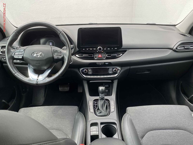 Hyundai i30 (2022) 1.5 T-GDi, ČR, Smart, AT - fotka 8 z 18