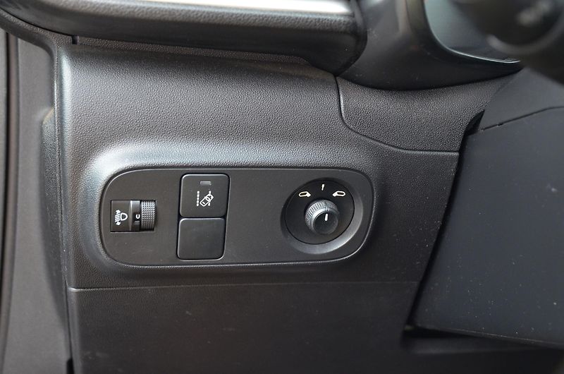 Citroën C3 (2019) 1.2 PT 50kW / KLIMA / VYHŘ.SED - fotka 18 z 28