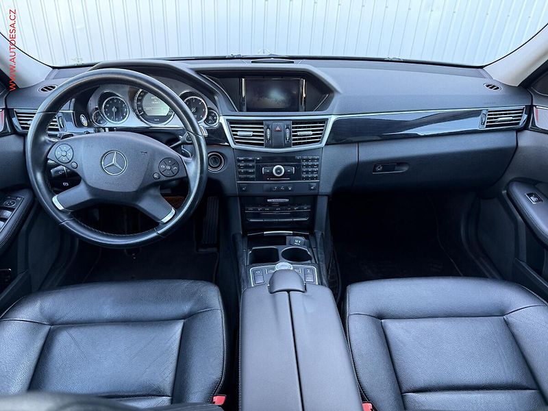 Mercedes-Benz Třídy E (2011) 3.0 CDi E 350, AT, bixen - fotka 8 z 17