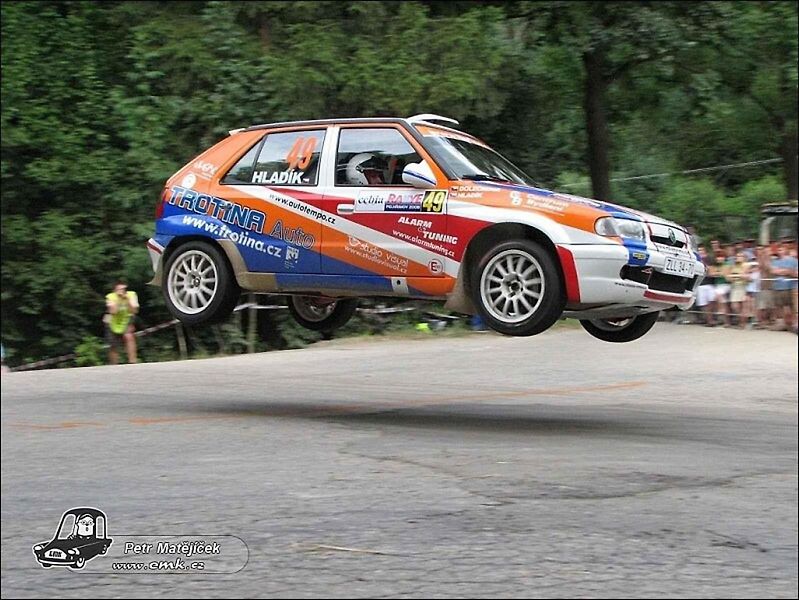 Jiří Hladík se svým zbrusu novým vozem Renault Clio Rally5 Phase II.