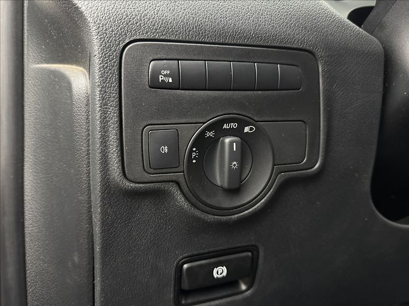 Mercedes-Benz Vito 1,8 LONG LED DPH VÝHŘEV KAMERA - fotka 8 z 44