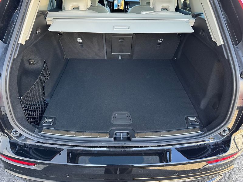 Volvo XC60 (2026) PLUS B5, 360°, Harman, Matrix - fotka 16 z 21