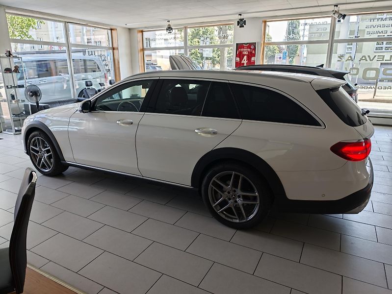 Mercedes-Benz Třídy E (2020) E220CDI All-terrain TOP VÝBAVA - fotka 8 z 25