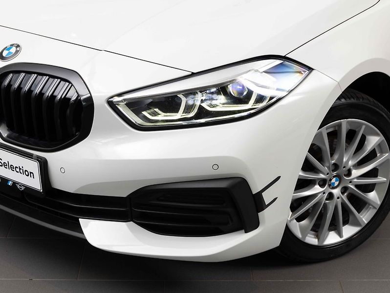 BMW Řada 1 118i - fotka 7 z 21