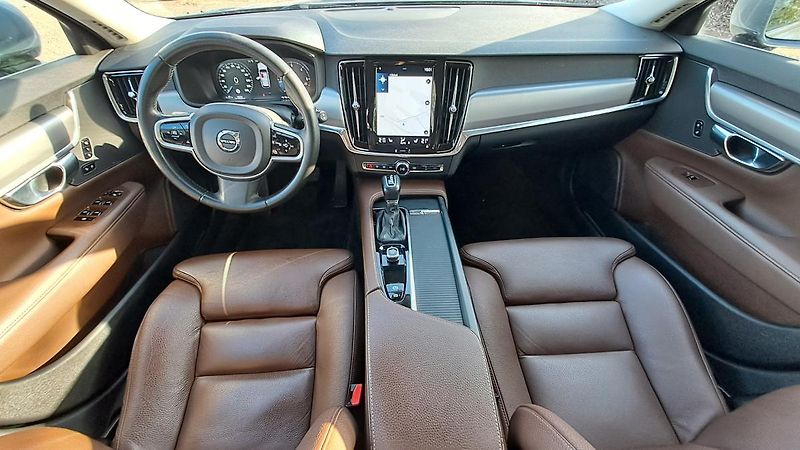 Volvo V90 2.0 D4 Momentum NAVI Automat - fotka 18 z 33