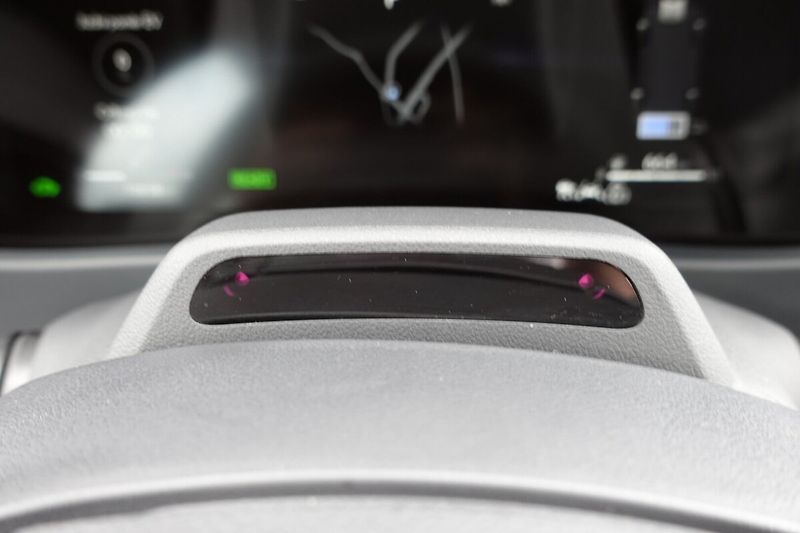 Lexus UX 300h UX300h 2,0 HEV Business Tech - fotka 28 z 34