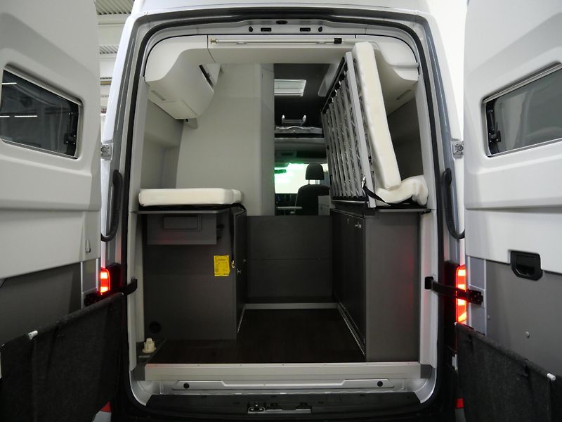 Volkswagen Grand California - fotka 27 z 27