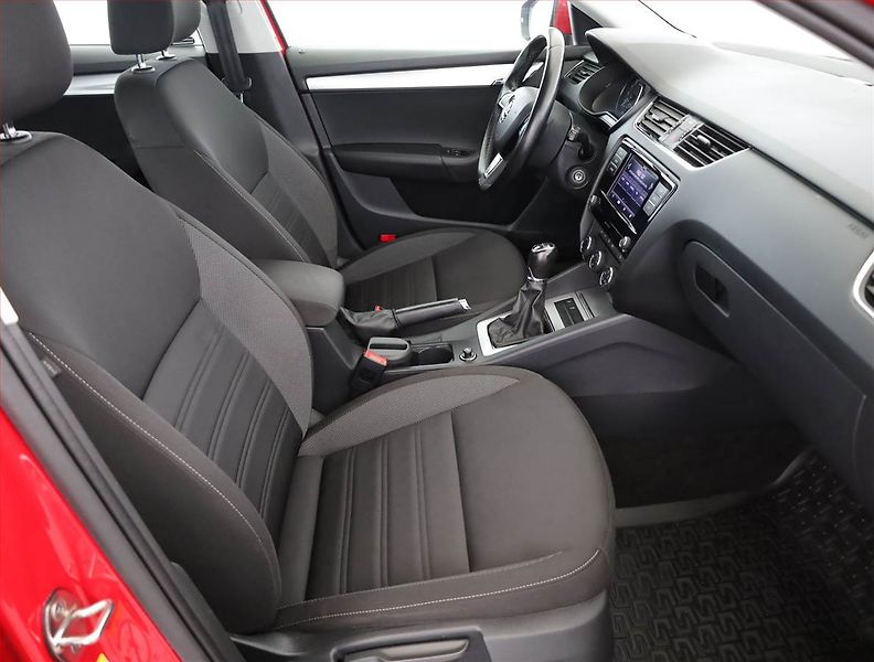 Škoda Octavia (2020) Ambition Plus 1.6 TDI, ČR - fotka 7 z 16