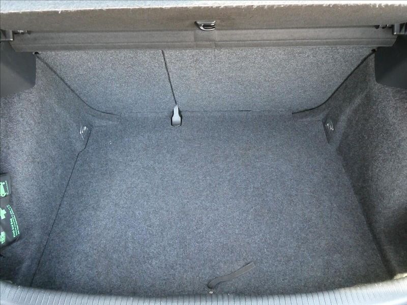Volkswagen Golf 1,6 MPi 75kW DSG klima - fotka 22 z 40
