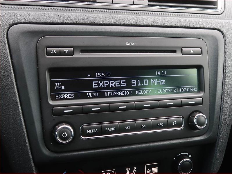 Škoda Rapid (2013) Elegance 1.6 TDI, Serv.kniha - fotka 12 z 15