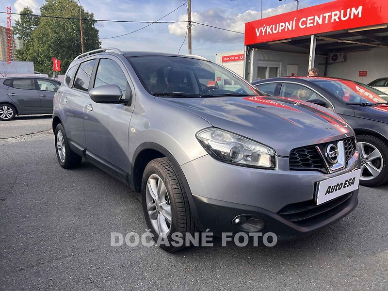 Nissan Qashqai (2012) 2.0i +2, panorama, webasto - fotka 1 z 3