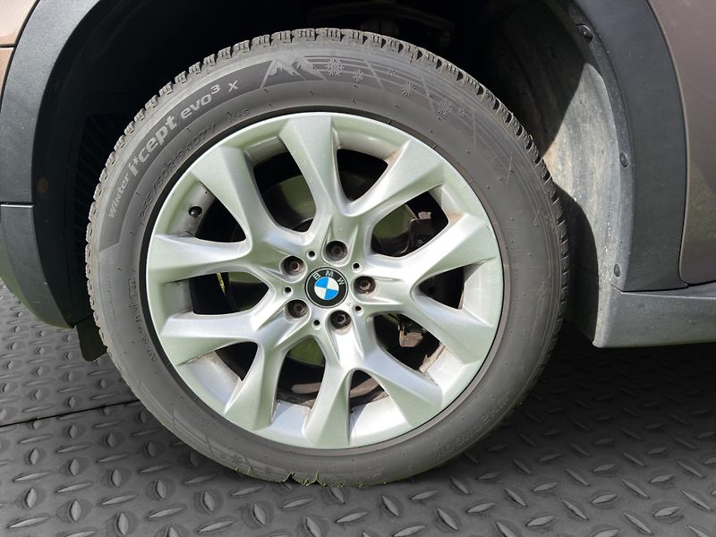 BMW X5 (2010) - fotka 22 z 28