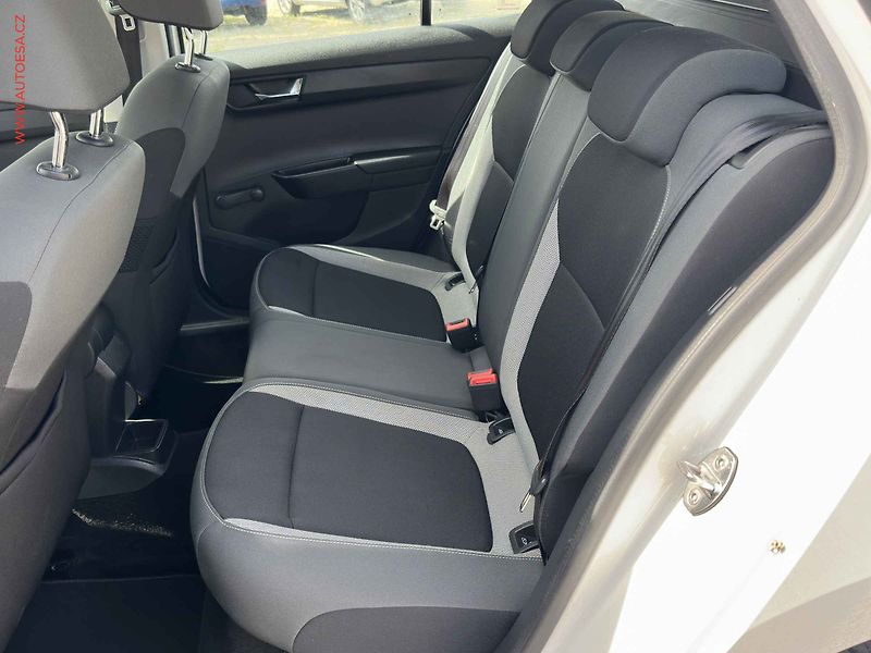 Škoda Fabia (2017) 1.2TSi, 2.maj,ČR, AC, temp - fotka 10 z 18